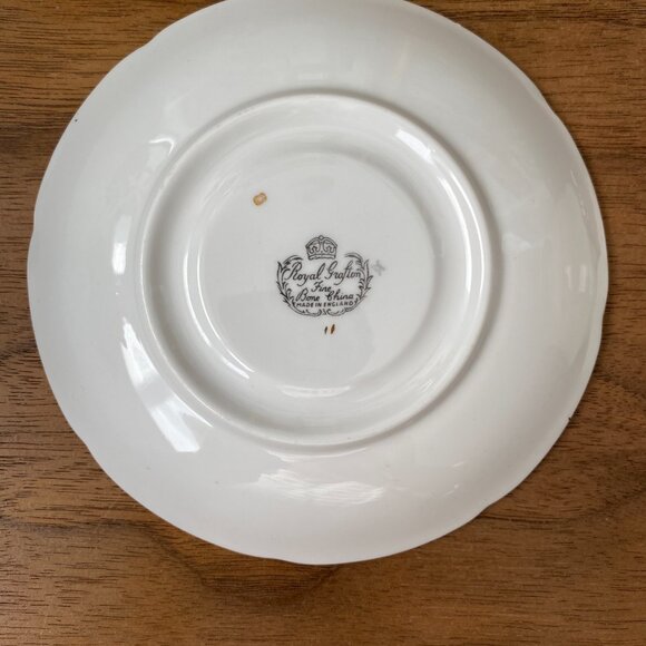 Vintage Royal Grafton Canadian Centennial Collectible Teacup and Saucer - Picture 12 of 13